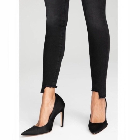 Good American Good Legs Step Hem Skinny High Rise Jeans in Black 00/24 NWOT - Picture 2 of 11
